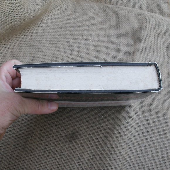 UFOs & Alien Contact: Two Centuries of Mystery book - Picture 5 of 16